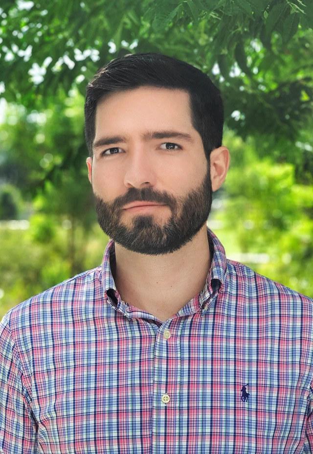 Portrait of Ryan Thompson